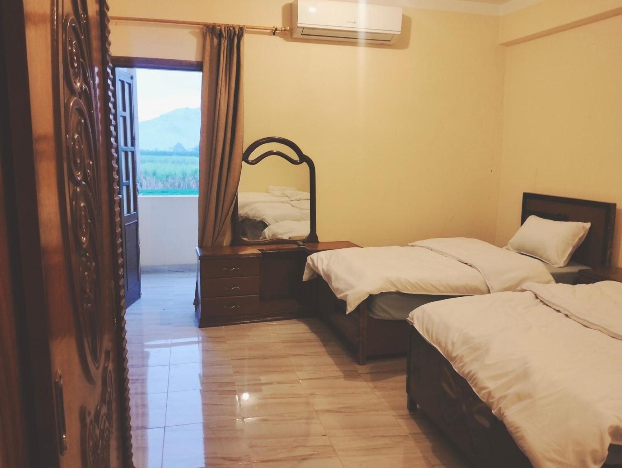 Quiet Gate Guest House Al Aqalitah Exterior photo