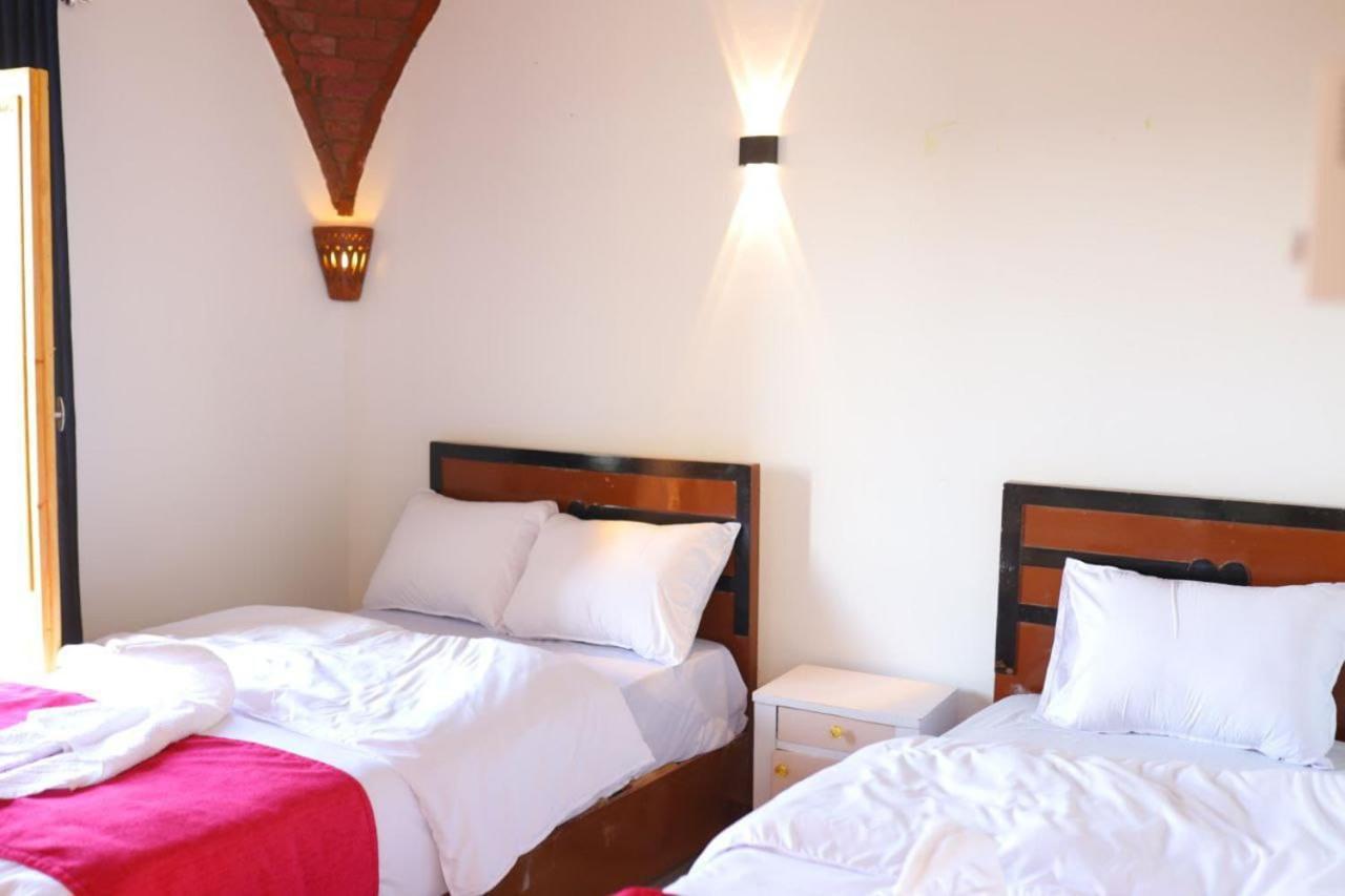 Quiet Gate Guest House Al Aqalitah Exterior photo
